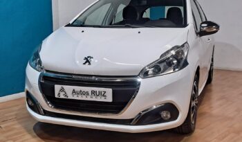 
										PEUGEOT 208 1.2 ACTIVE completo									