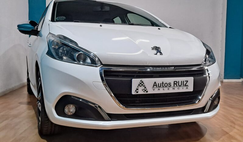 
								PEUGEOT 208 1.2 ACTIVE completo									