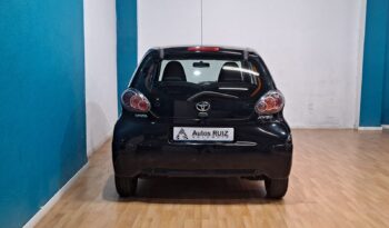 
										TOYOTA AYGO 1.0 LIVE completo									