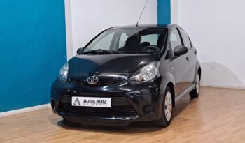 
										TOYOTA AYGO 1.0 LIVE completo									