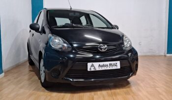 
										TOYOTA AYGO 1.0 LIVE completo									