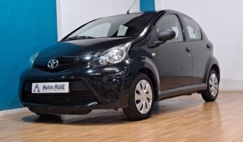 
										TOYOTA AYGO 1.0 LIVE completo									