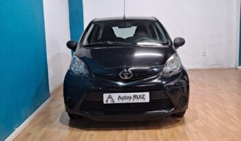 
										TOYOTA AYGO 1.0 LIVE completo									