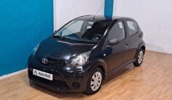 
										TOYOTA AYGO 1.0 LIVE completo									