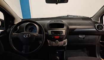 
										TOYOTA AYGO 1.0 LIVE completo									