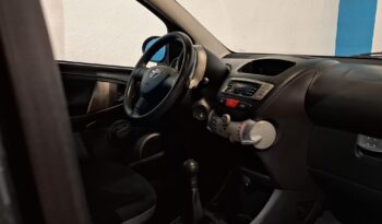 
										TOYOTA AYGO 1.0 LIVE completo									