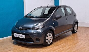 
										TOYOYA AYGO 1.0 LIVE completo									