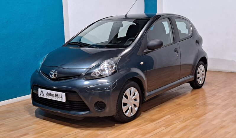 
								TOYOYA AYGO 1.0 LIVE completo									