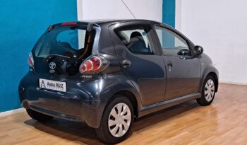 
										TOYOYA AYGO 1.0 LIVE completo									