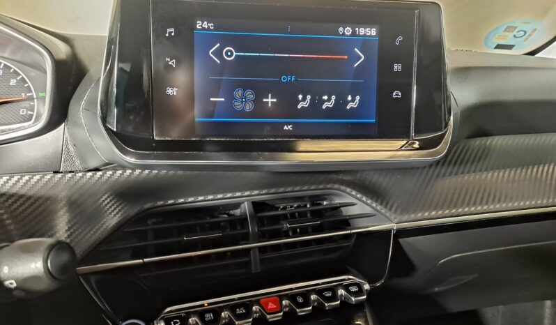 
								PEUGEOT 208 1.2 ACTIVE completo									