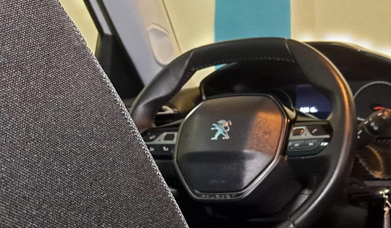 
								PEUGEOT 2008 1.2 ACTIVE completo									