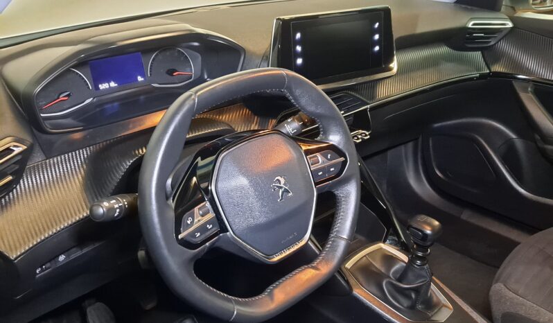 
								PEUGEOT 2008 1.2 ACTIVE completo									