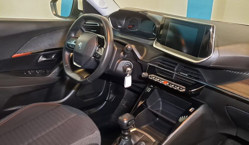 
								PEUGEOT 2008 1.2 ACTIVE completo									