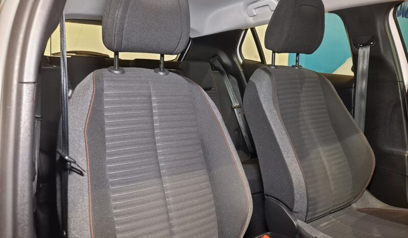 
								PEUGEOT 2008 1.2 ACTIVE completo									