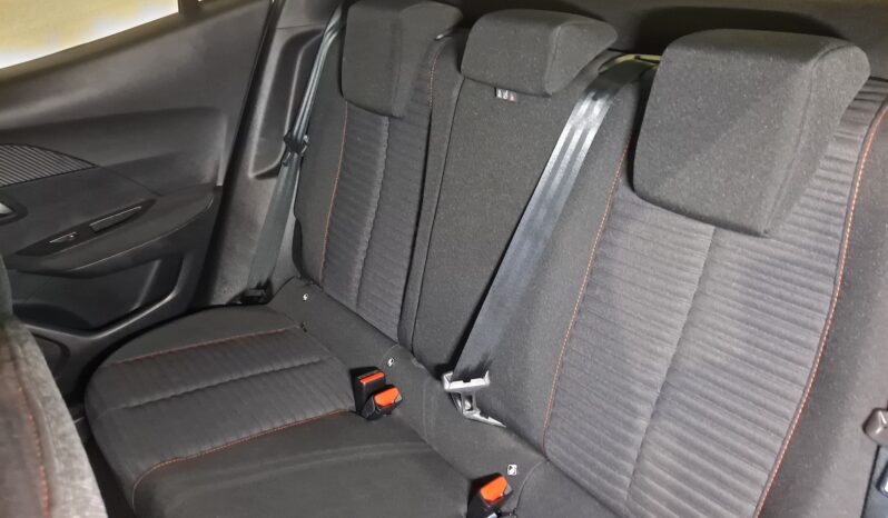 
								PEUGEOT 2008 1.2 ACTIVE completo									