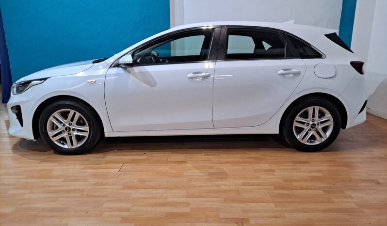 
								KIA CEED 1.0 T-GDI DRIVE completo									