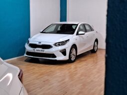 
										KIA CEED 1.0 T-GDI DRIVE completo									