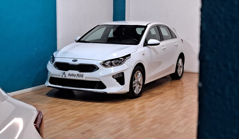 
								KIA CEED 1.0 T-GDI DRIVE completo									