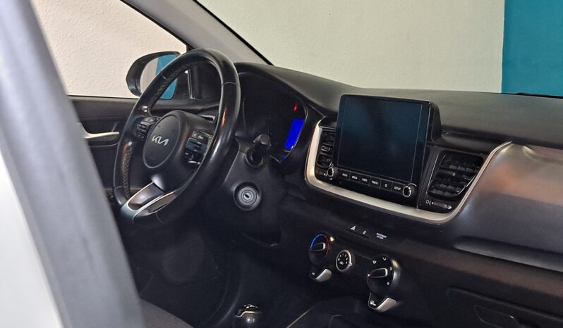 
								KIA STONIC 1.2 DPI CONCEPT completo									