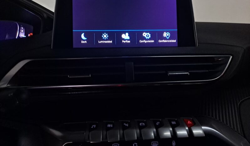 
								PEUGEOT 3008 1.5 ACTIVE PACK completo									