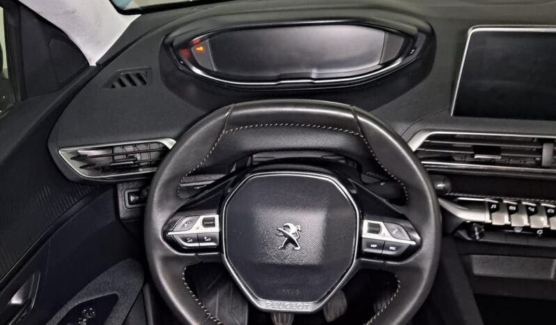 
								PEUGEOT 3008 1.5 ACTIVE PACK completo									