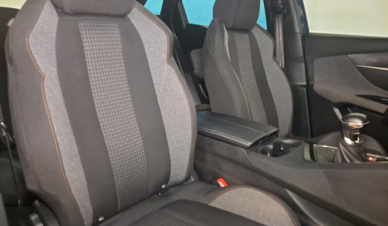 
								PEUGEOT 3008 1.5 ACTIVE PACK completo									