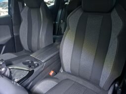 
										PEUGEOT 3008 1.5 ACTIVE PACK completo									