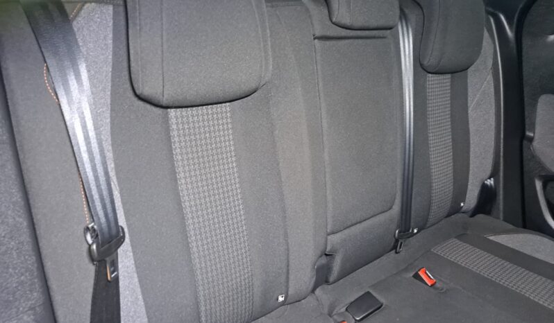 
								PEUGEOT 3008 1.5 ACTIVE PACK completo									