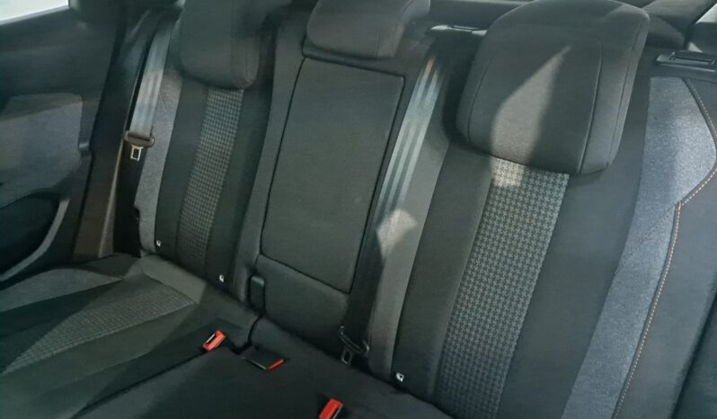 
								PEUGEOT 3008 1.5 ACTIVE PACK completo									