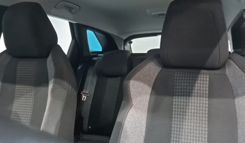 
								PEUGEOT 3008 1.5 ACTIVE PACK completo									