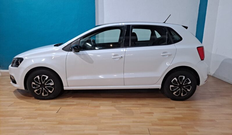 
								VOLKSWAGEN POLO 1.4 TDI BLUEMOTION completo									