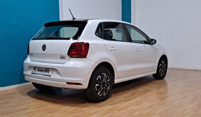
								VOLKSWAGEN POLO 1.4 TDI BLUEMOTION completo									