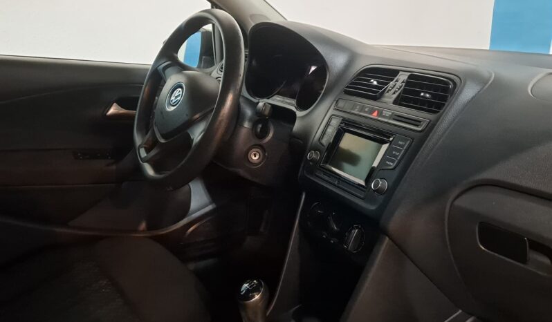 
								VOLKSWAGEN POLO 1.4 TDI BLUEMOTION completo									