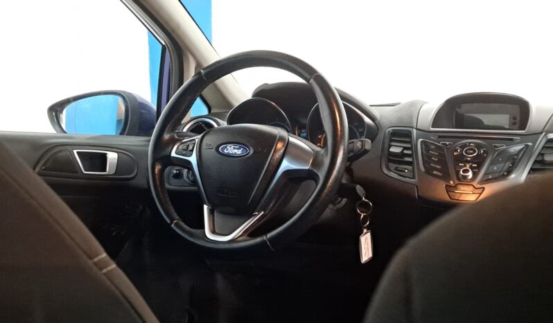 
								FORD FIESTA 1.2 TREND completo									