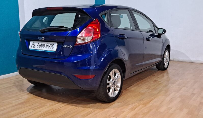 
								FORD FIESTA 1.2 TREND completo									