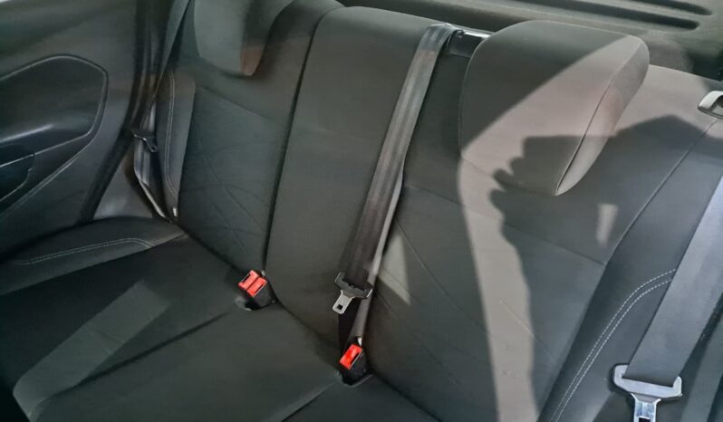 
								FORD FIESTA 1.2 TREND completo									