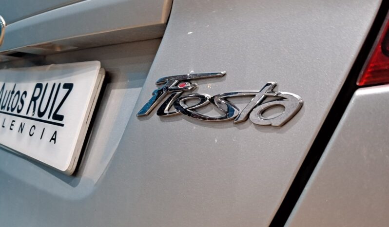 
								FORD FIESTA 1.2 TREND completo									