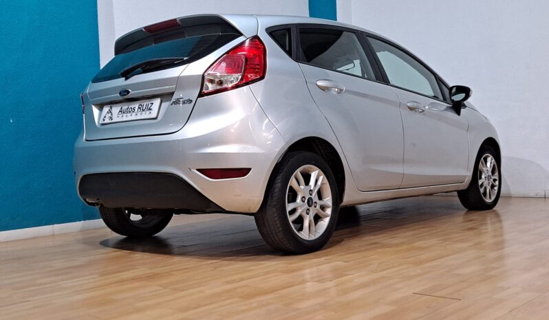 
								FORD FIESTA 1.2 TREND completo									