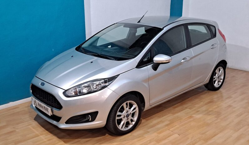 
								FORD FIESTA 1.2 TREND completo									
