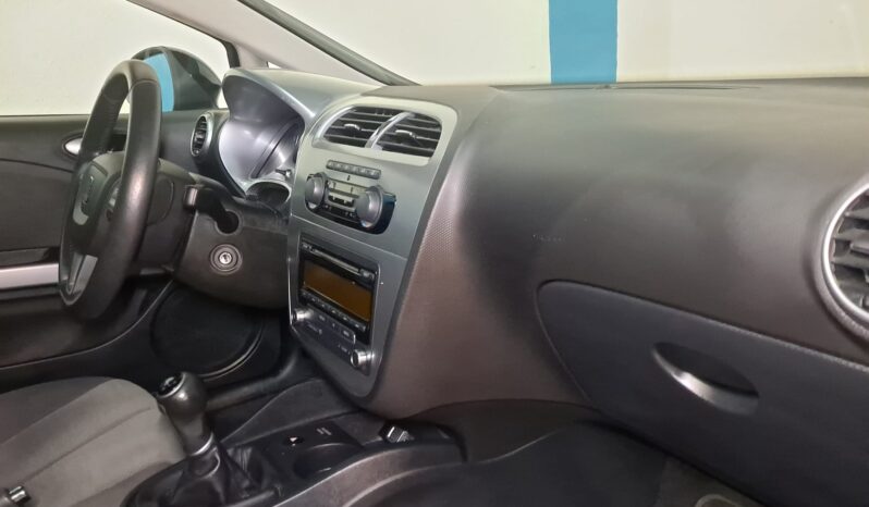 
								SEAT LEON 1.6 TDI completo									