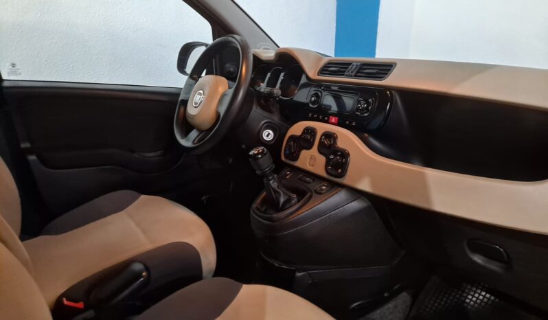 
								FIAT PANDA 1.2 LOUNGE completo									