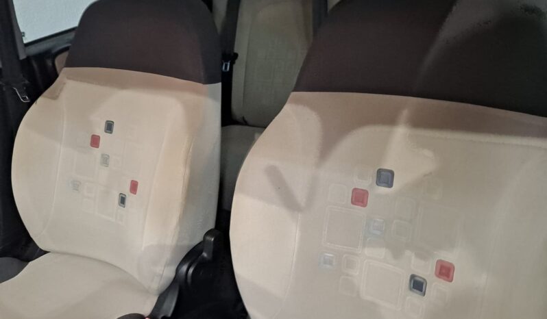 
								FIAT PANDA 1.2 LOUNGE completo									