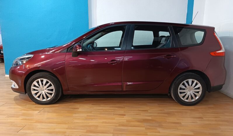 
								RENAULT MEGANE 1.2 SCENIC completo									