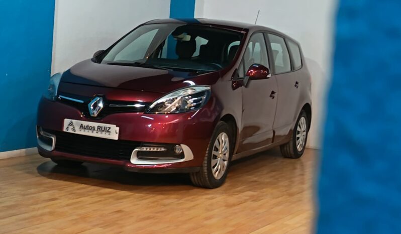 
								RENAULT MEGANE 1.2 SCENIC completo									