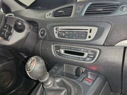 
										RENAULT MEGANE 1.2 SCENIC completo									