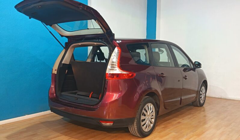 
								RENAULT MEGANE 1.2 SCENIC completo									