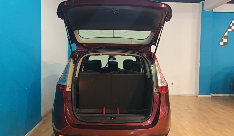 
								RENAULT MEGANE 1.2 SCENIC completo									