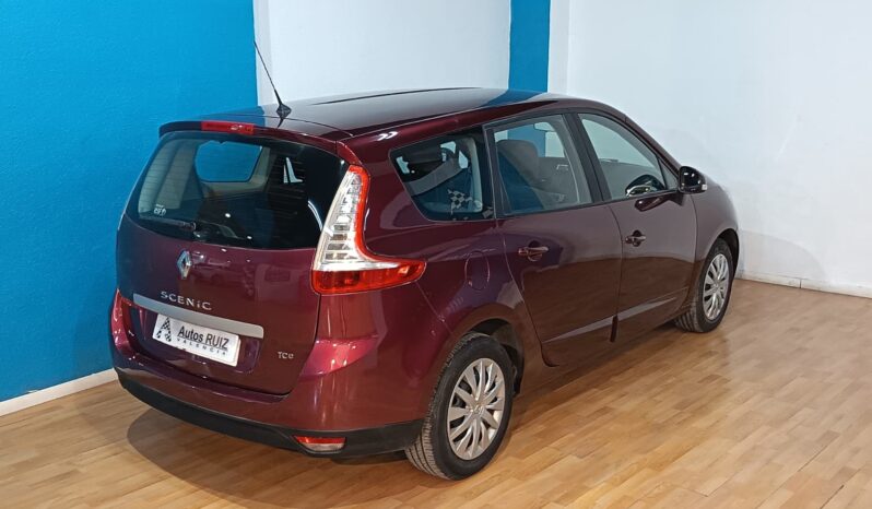 
								RENAULT MEGANE 1.2 SCENIC completo									