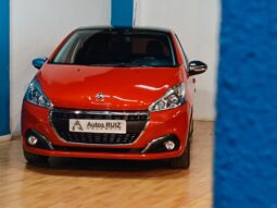 
										PEUGEOT 208 1.2 ACTIVE completo									