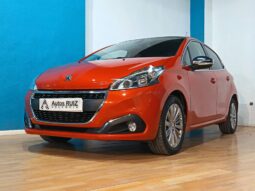 
										PEUGEOT 208 1.2 ACTIVE completo									